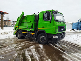 Бункeровоз MАЗ-590625-030 4x2
